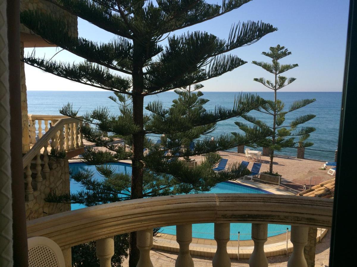 La Playa Blanca & Ristorante Hotel Santo Stefano di Camastra
