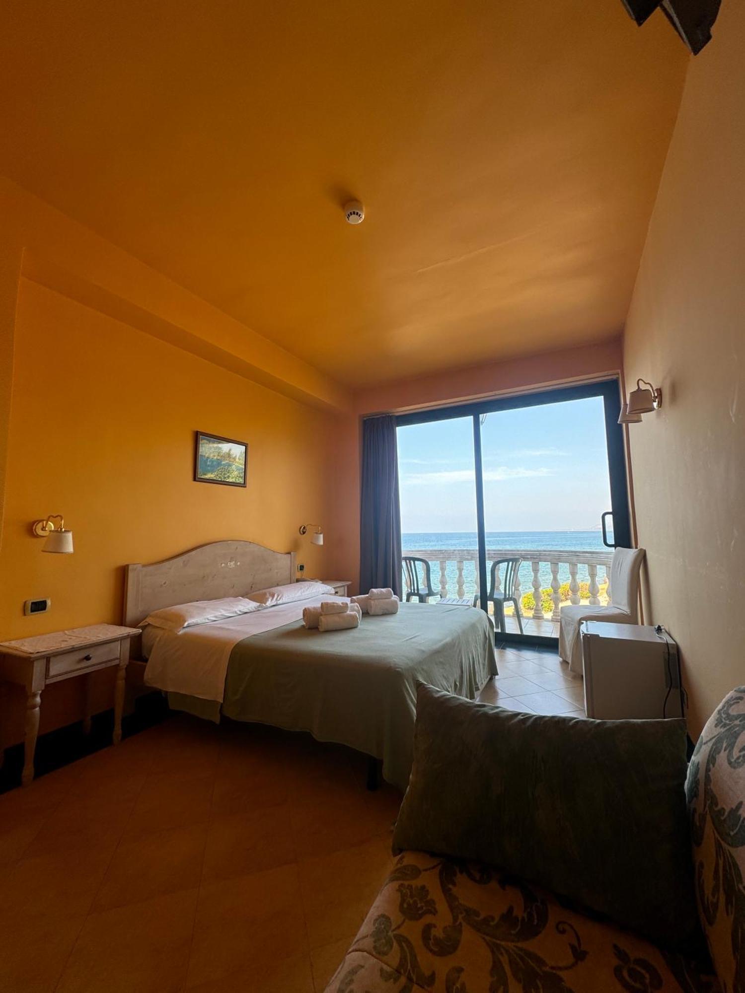 La Playa Blanca & Ristorante Hotel 4*